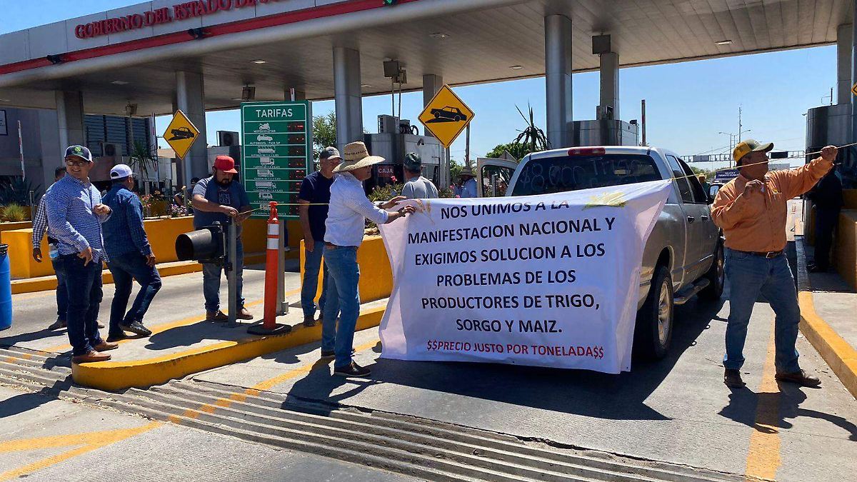 Los trigueros no cerraron todos los carriles de la caseta; también estuvieron acompañados por sus homólogos de Baja California